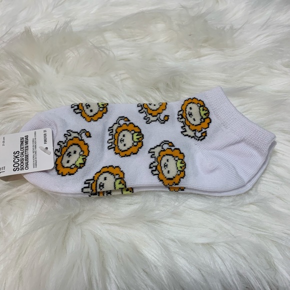Forever 21 Accessories - Forever 21 Novelty Lion Socks